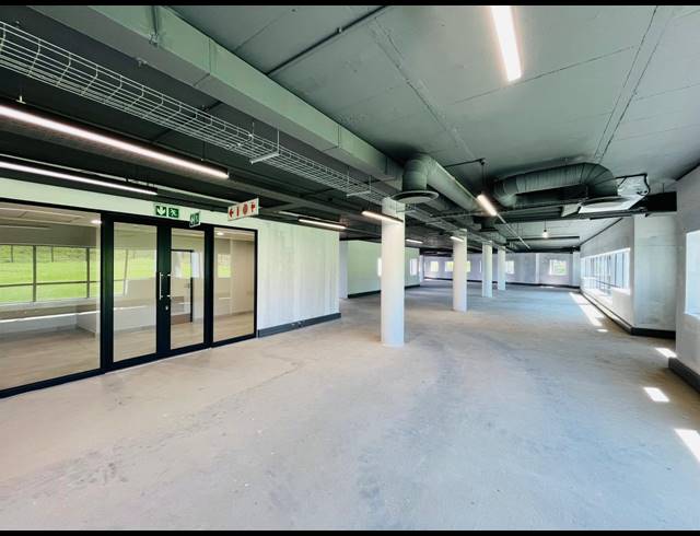 2,200M² OFFICE TO LET IN VORNA VALLEY